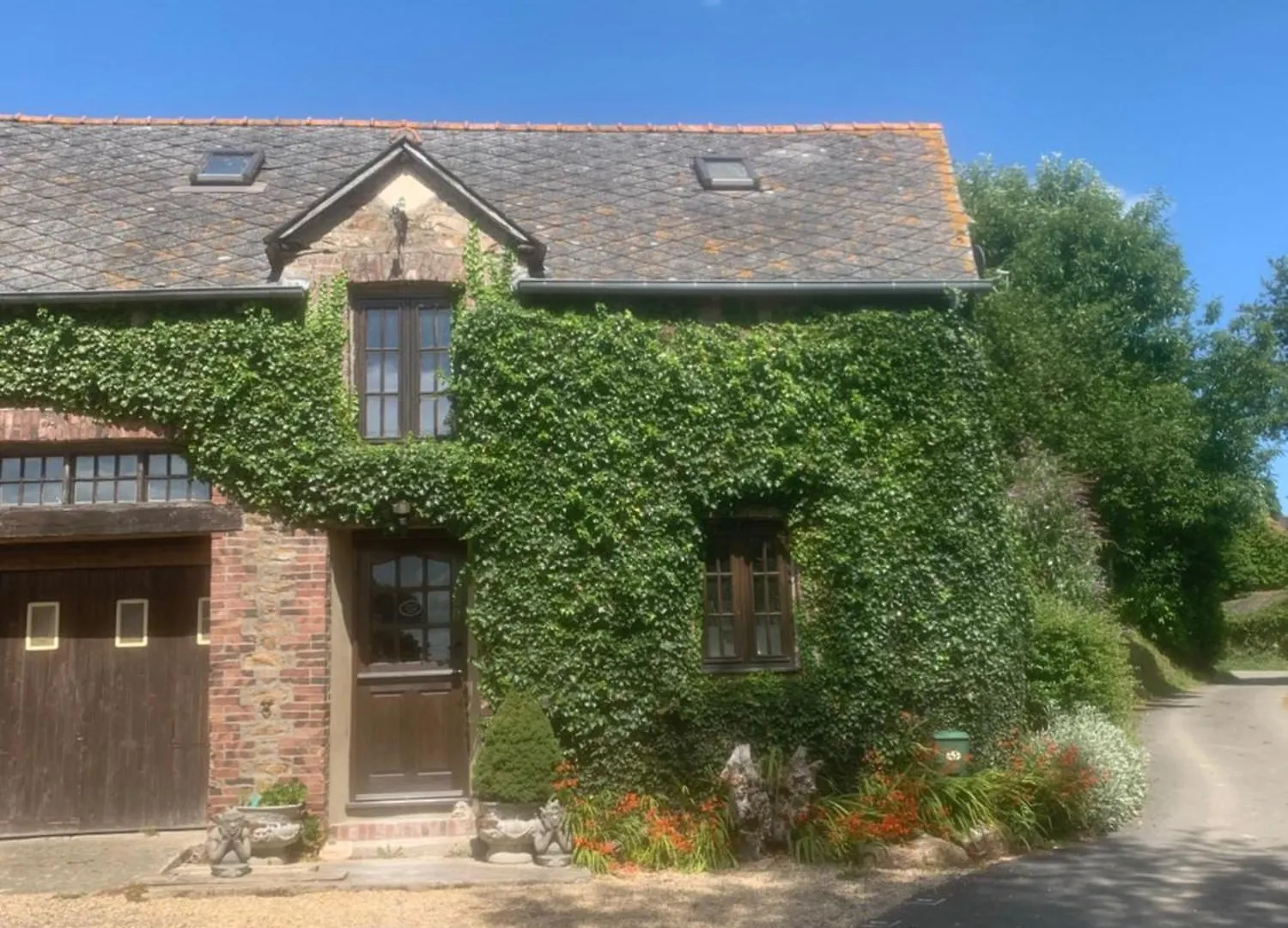 Countryside Retreat In Brittany 2 Bedrooms Sleeps 4 Pet Friendly Heated Swimming Pool Free Wifi Plouguenast-Langast 0*,